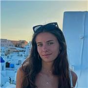 Tengo experiencia enseñando a niños de Primaria y ESO, impartiendo todas las materias con paciencia, dedicación y cercanía